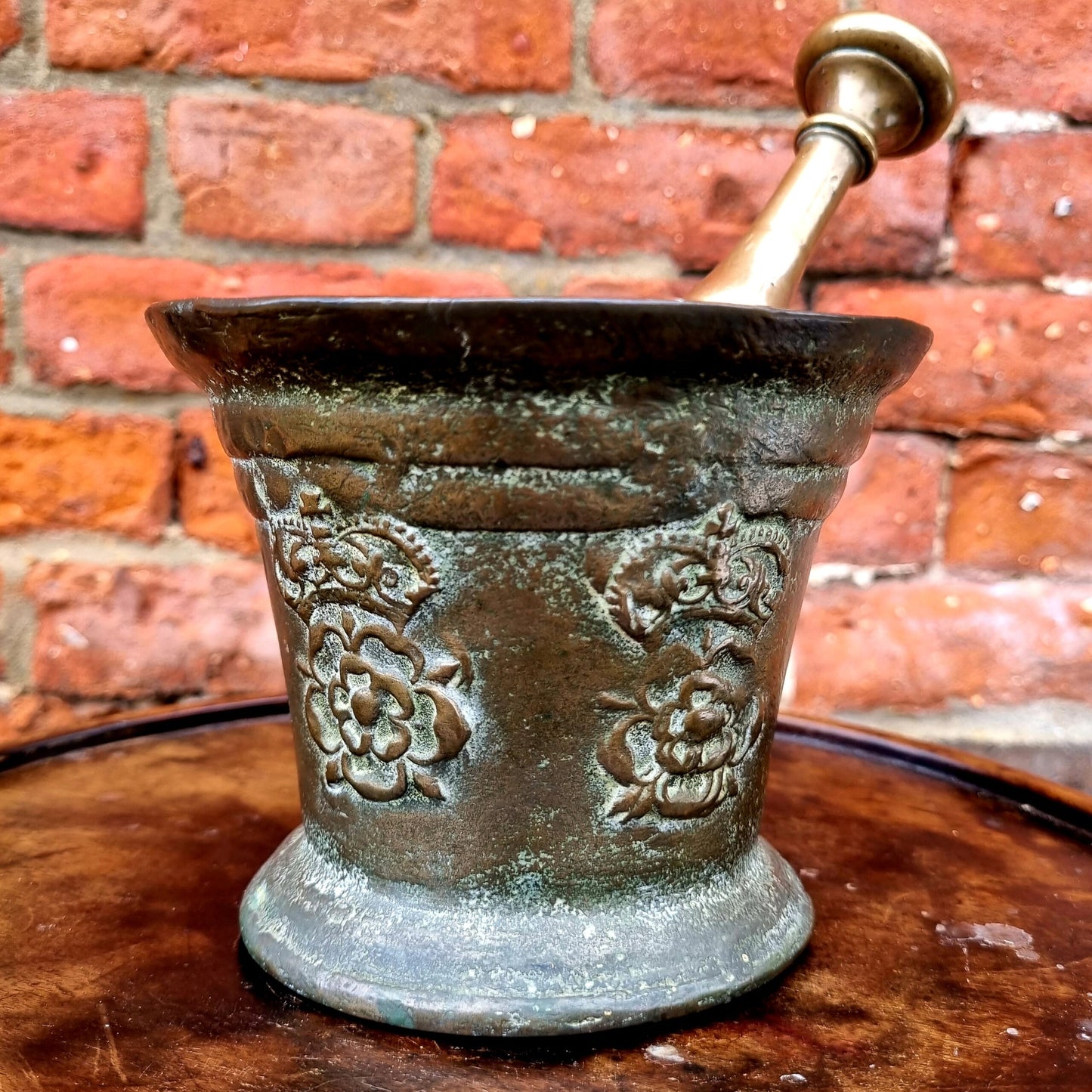 Large 17th Century English Antique London-made Bronze Mortar, The Outer Surface Bearing Four Cast Crowned Tudor Roses