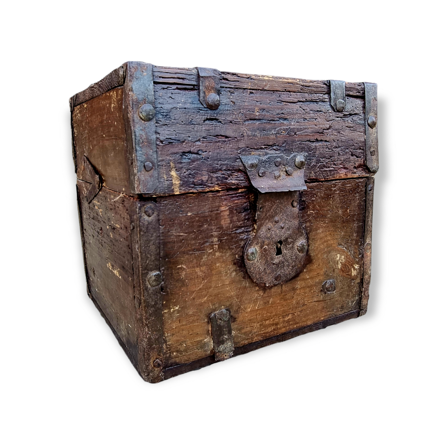 Early 17th Century Antique Pine Decanter Box With Iron Bindings